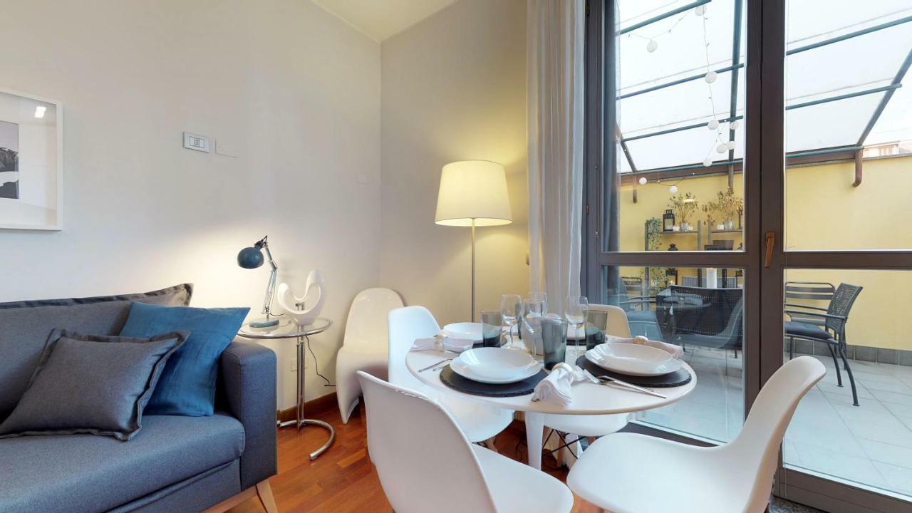 Design Apartment Near Duomo Square Milan Exterior photo