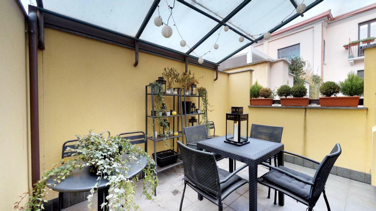Design Apartment Near Duomo Square Milan Exterior photo